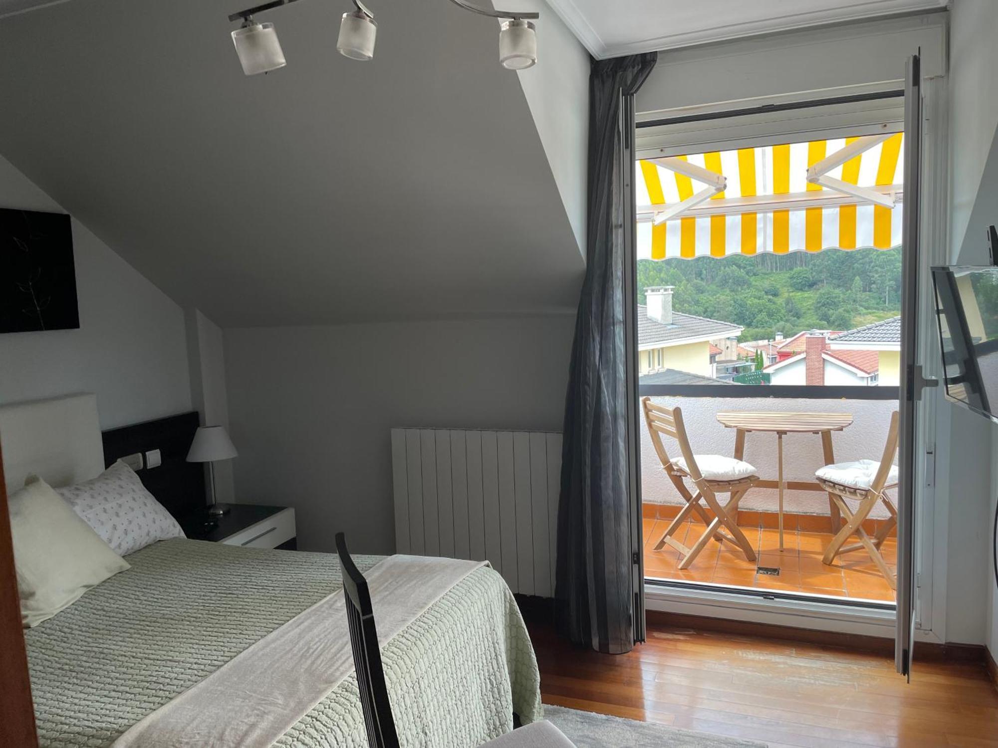 Habitaciones En Chalet Con Jardin Boo De Pielagos Bagian luar foto